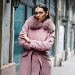 Moda Labella Kaban – Pudra Pembe Düğme Detaylı Kürk Yakalı